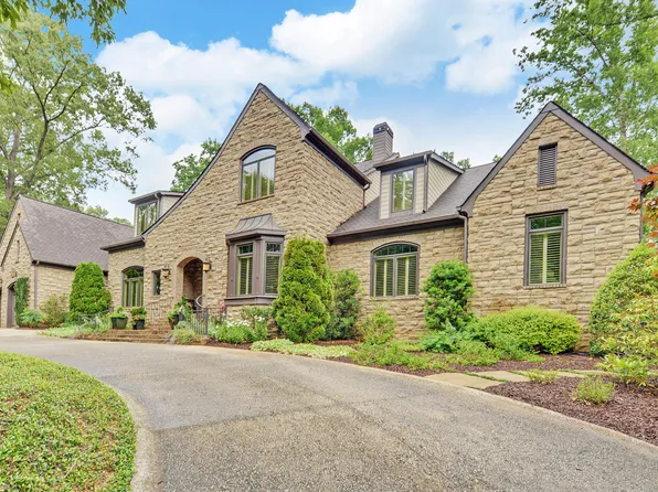 2556 Club Dr, Gainesville, GA 30506