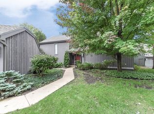 287 Deer Trail Ct APT C, Lake Barrington, IL 60010