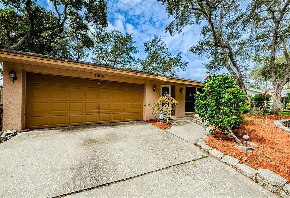 1st image of 1004 Rosetree Ln
