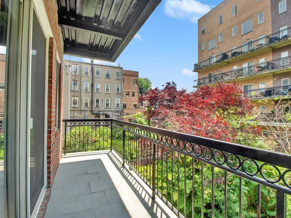 350 2nd Street image 3 of 8