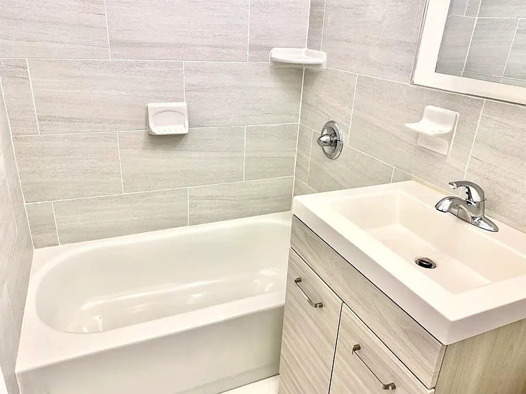 31-33 Tillinghast St #6 — Photo 15