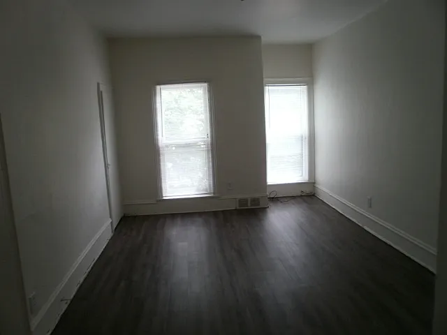 Building Photo - 930 S Park St W #2