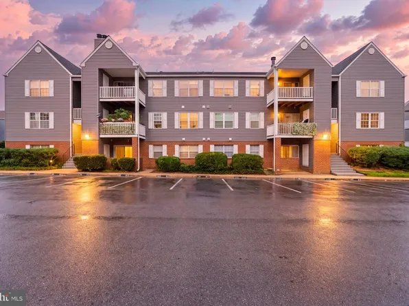 200 Grosvenor Ln #82, Stafford, VA 22556