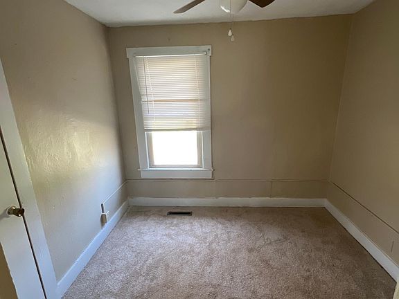 5th image of 742 E Market St