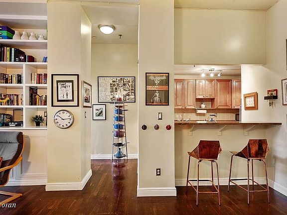 3rd image of 1 Tiffany Pl APT 1H