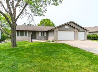 517 Eagle Ct, Onalaska, WI 54650