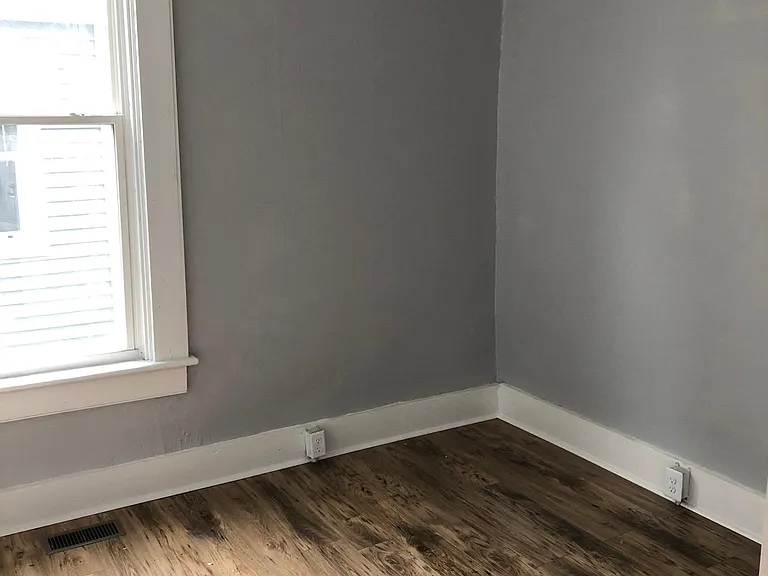 1406 E Kelly St — Photo 8