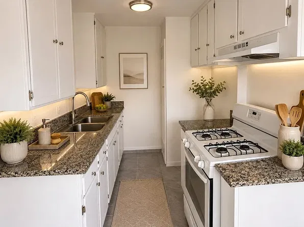 7319 Sepulveda Blvd, Van Nuys, CA