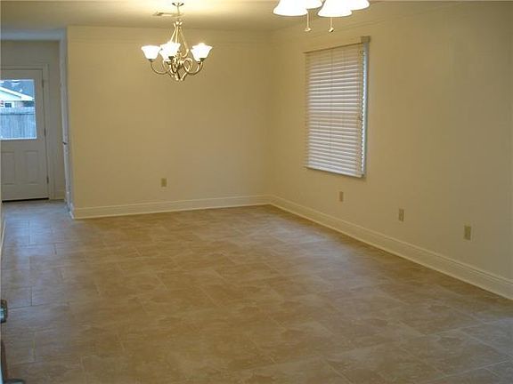 3rd image of 3013 39th St