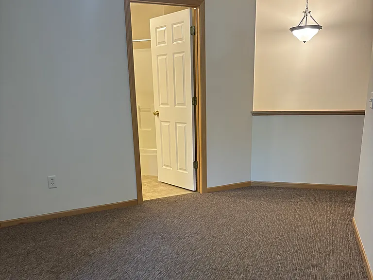Loft / Full Bath (Upper LVL)