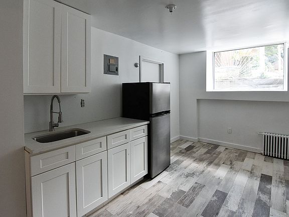 5th image of 187 Metropolitan Ave #B
