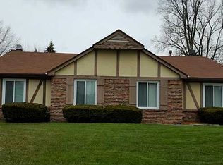 6808 Woodlake Dr #6808, Toledo, OH 43617