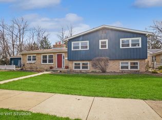 505 E Berkshire Ln, Mount Prospect, IL