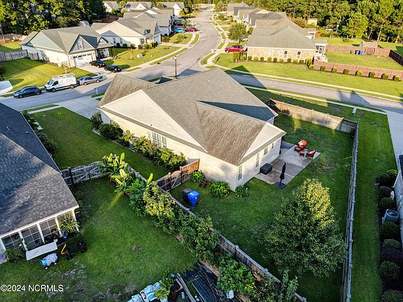 3rd image of 206 Emberwood Drive