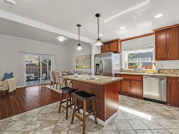 5487 Treeflower Dr, Livermore, CA 94551