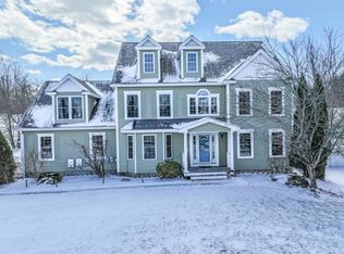 25 Spruce Ln, Stratham, NH 03885