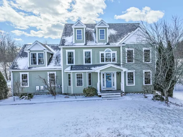 25 Spruce Lane, Stratham, NH 03885