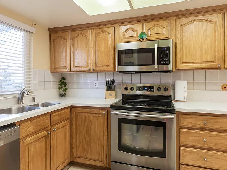 263 N Temple Dr — Photo 7