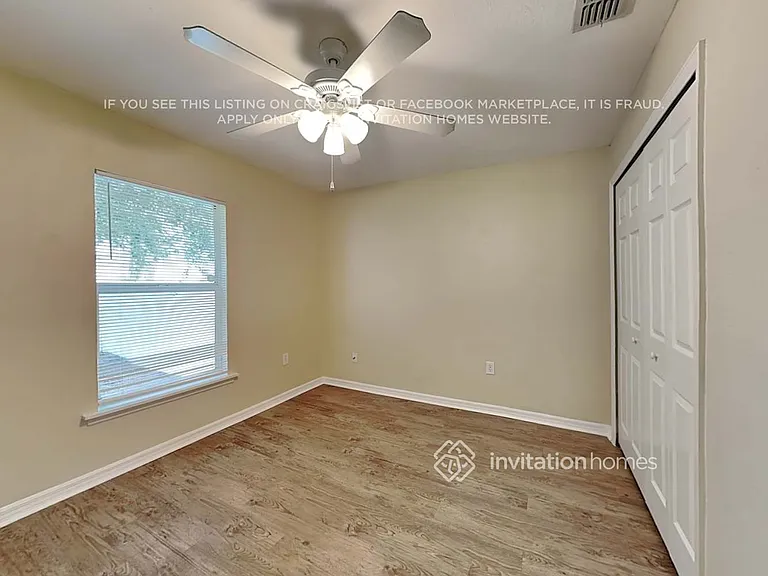 550 Dove Ct — Photo 12