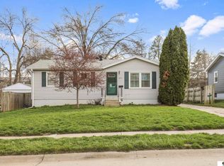 8974 Laurie Cir, Omaha, NE 68124