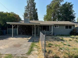 935 SW Bridge St, Grants Pass, OR 97526