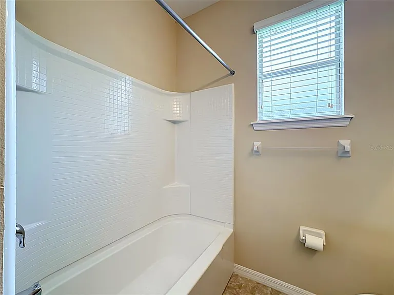 7434 Surrey Pines Dr — Photo 32