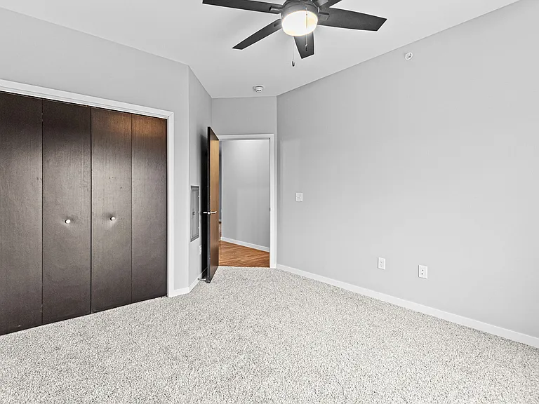 Spring Rose Cir — Photo 40