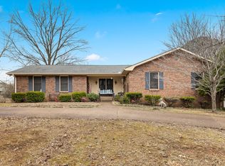 305 Mosley Dr, Springfield, TN 37172