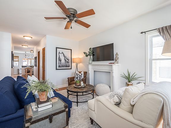 3rd image of 5031 N Melvina Ave