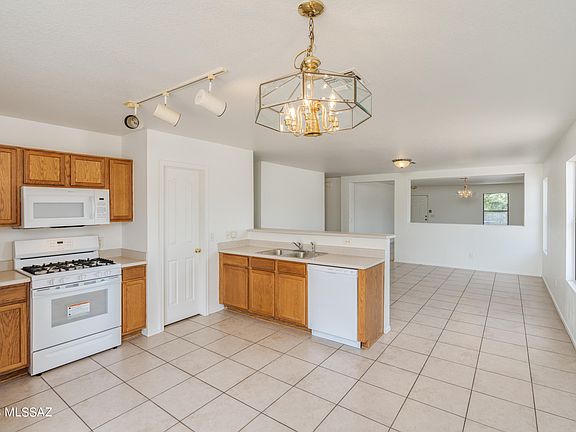 4th image of 1774 W Summer Dawn Dr