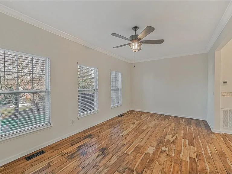 643 Huffine Manor Cir — Photo 21