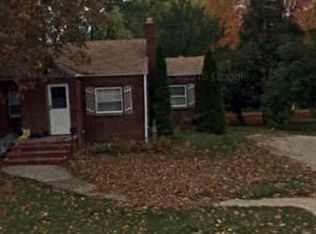 904 Grant St, Fenton, MI 48430