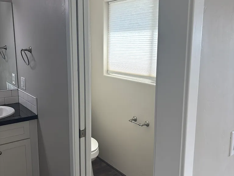 321 S Pleasant St #B — Photo 11