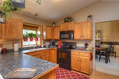 Beautifully updated kitchen including new appliances just 1 year ago.