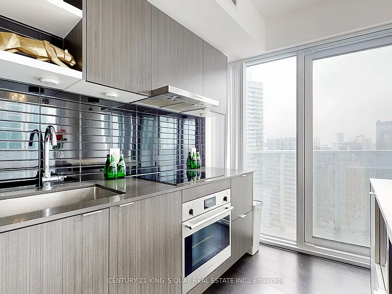 88 Harbour St #4204 — Photo 16