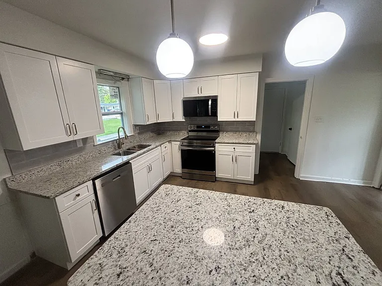 3393 Clairmont Rd — Photo 10