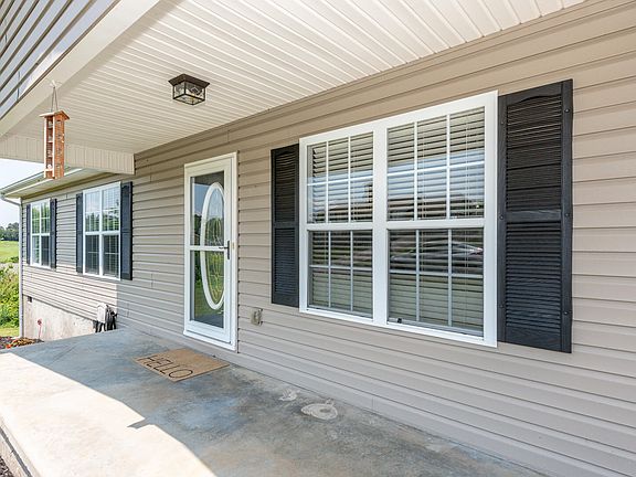 3rd image of 110 Seven Oaks Dr