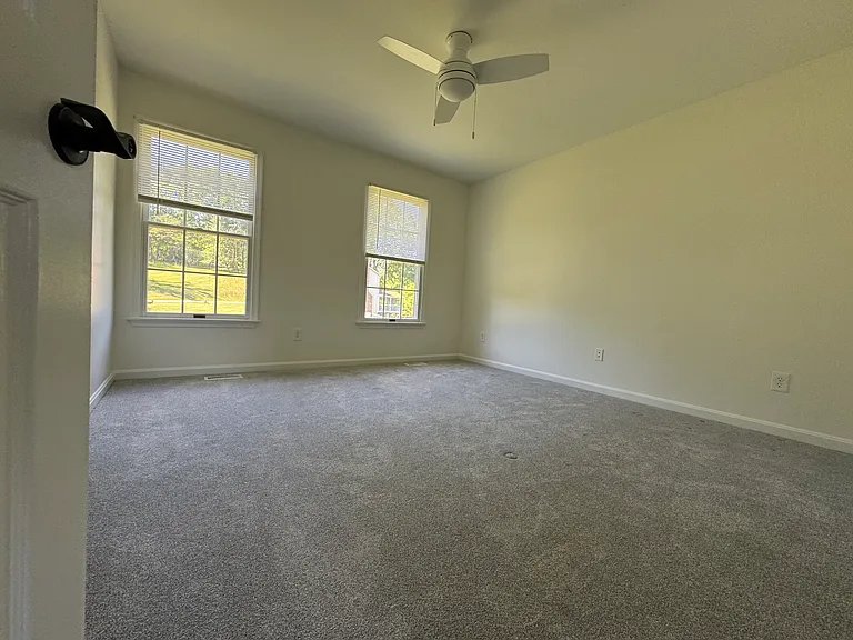 2335 Elderberry Ln — Photo 29