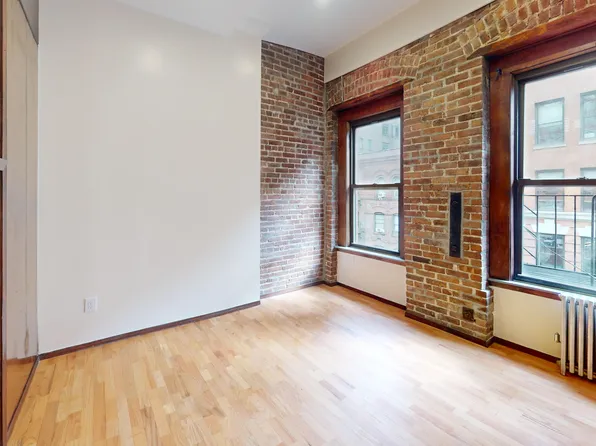 235 W 18th St APT 5FE, New York, NY 10011