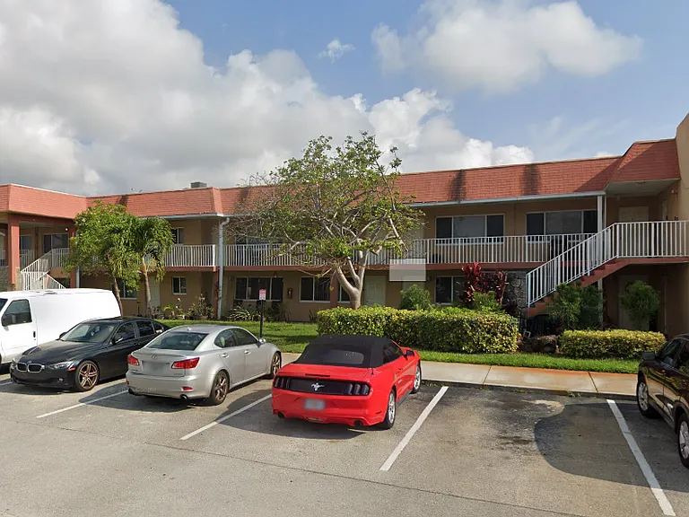 Deerfield Beach Apartments — Photo 1