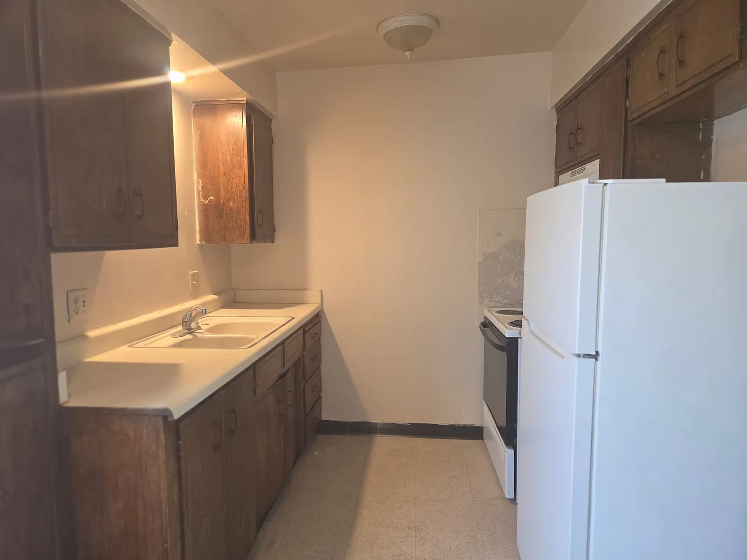 2 bed, $1,050 — Photo 4