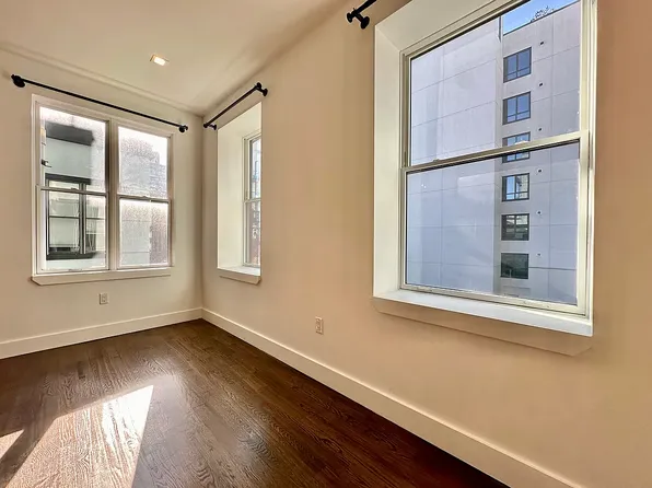 62 Greenpoint Avenue image 1 of 30
