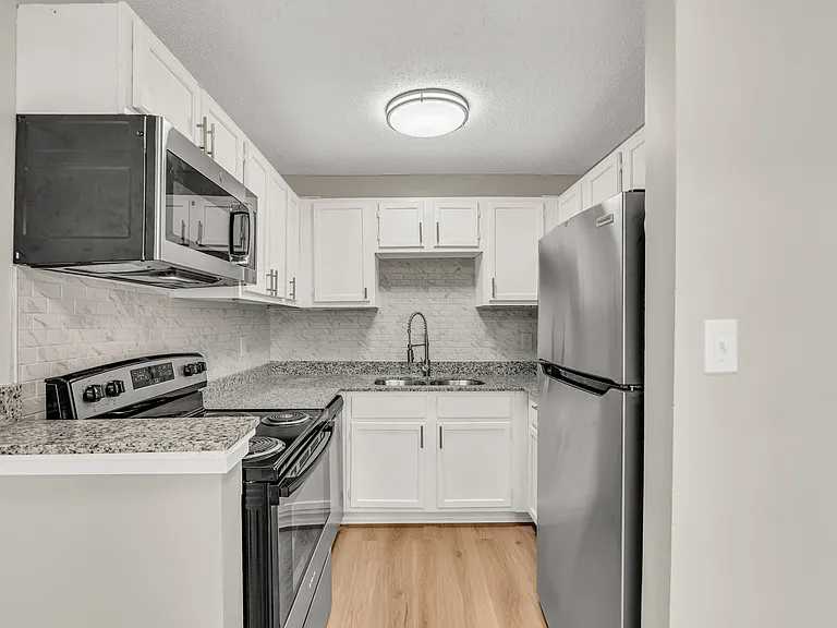 The Oaklyn — Photo 10