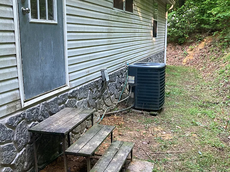 Walker Ln — Photo 13