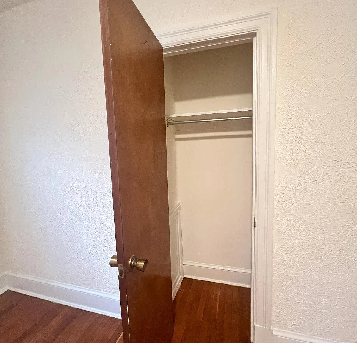 1 Bedroom Near Fort Totten Metro — Photo 4