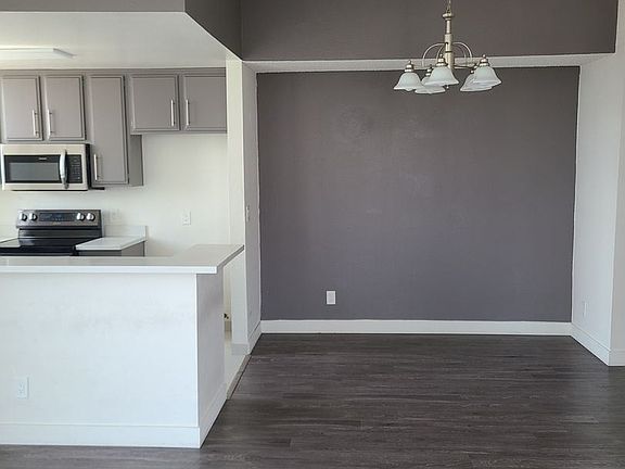 4th image of 7020 Lanewood Ave #407