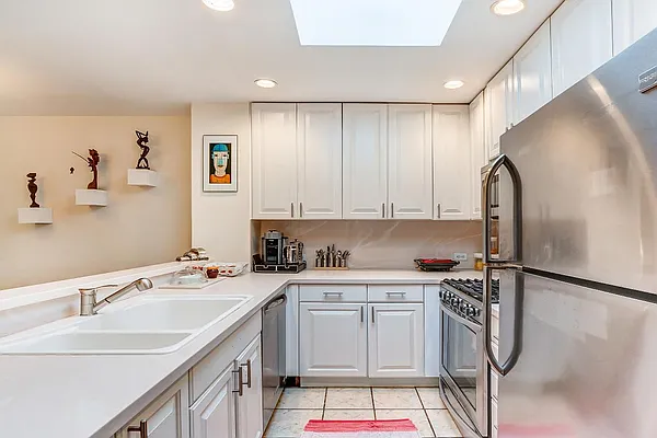 Sold by Real Direct | media 3