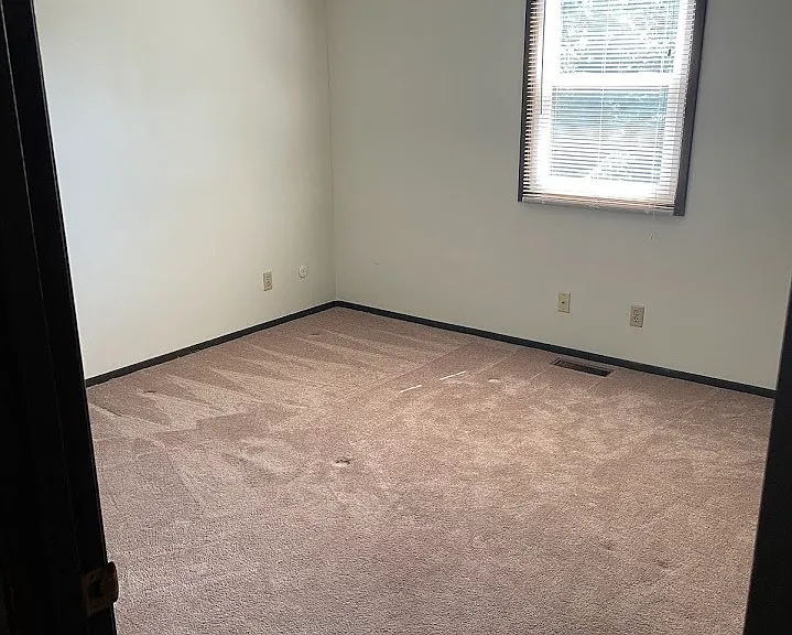 512 Breezy Point Dr — Photo 16