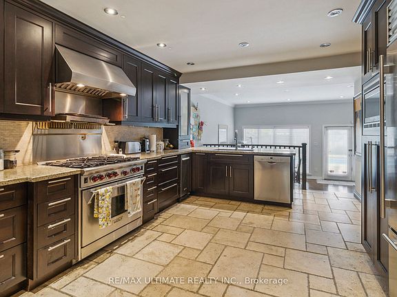 5th image of 181 Bayview Heights Dr