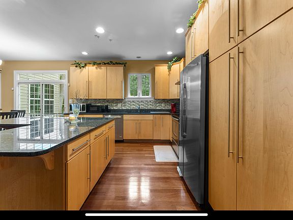 5th image of 111 Notley Rd